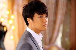 杨桐进娱乐圈了吗,从校园走向娱乐圈，青春偶像的蜕变之路